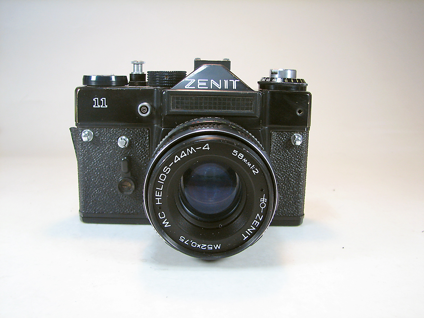 دوربین کلکسیونی و قدیمی زنیت ZENIT 11