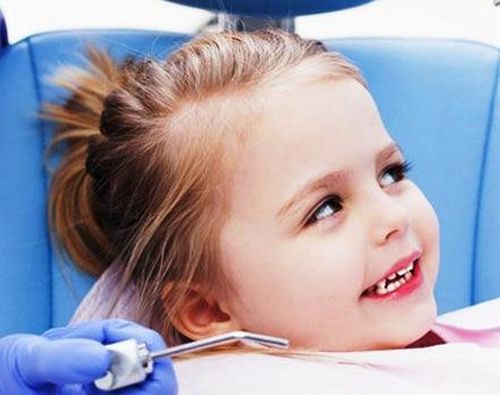 کودکان باید صبر کنند تا دندان هایشان سفید شود